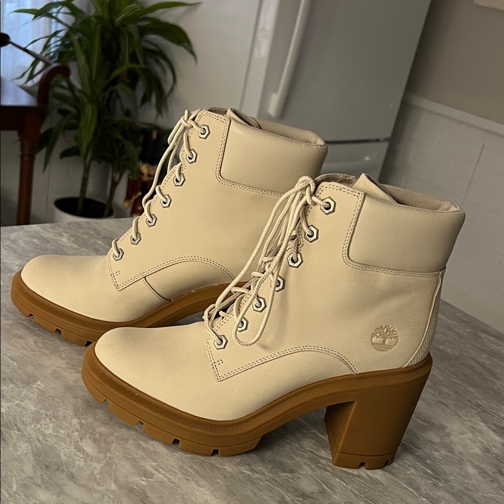 Timberland Allington Lace-Up Cream Boots